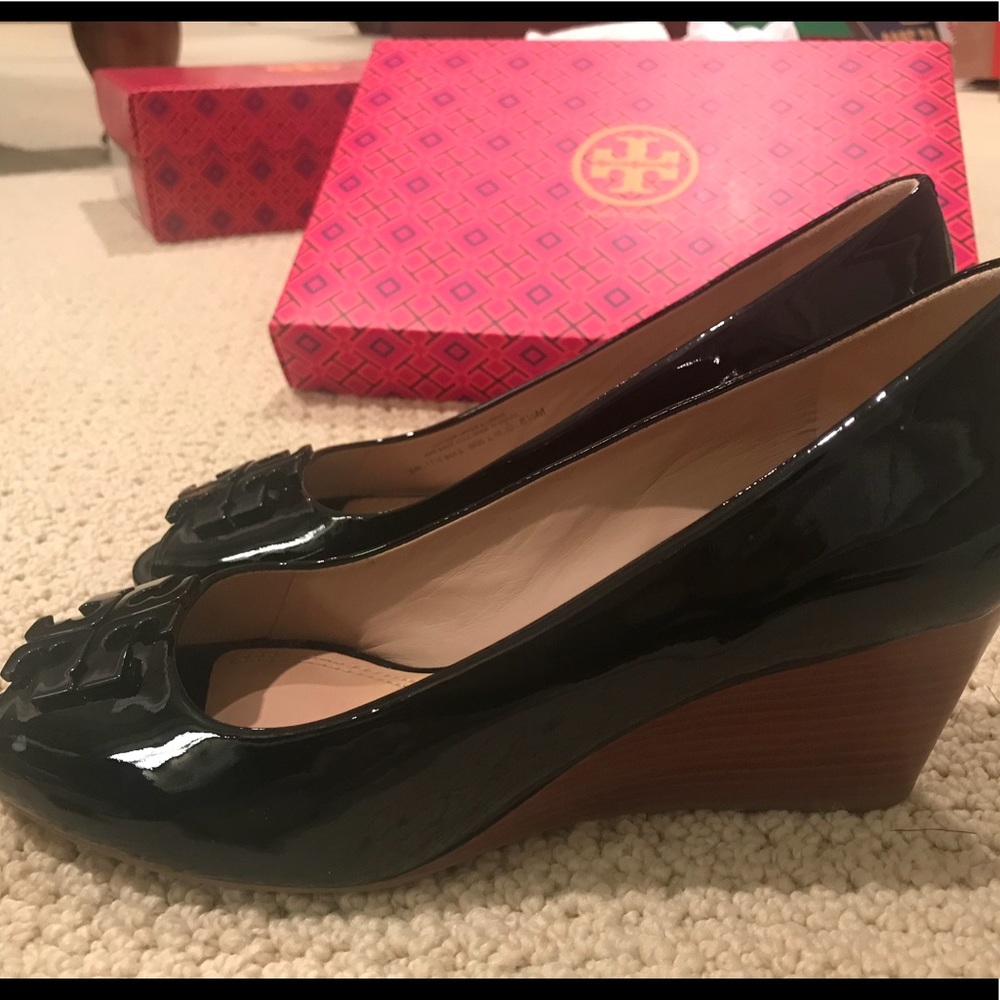 Tory Burch Lowell Peep-toe wedge sz 8 1/2